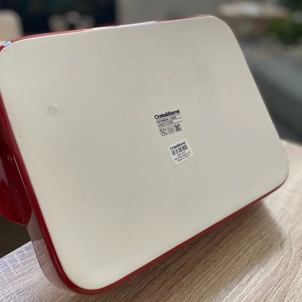 New! Crate&Barrel Porcelain Baker in Cherry Red size 84 oz capacities
